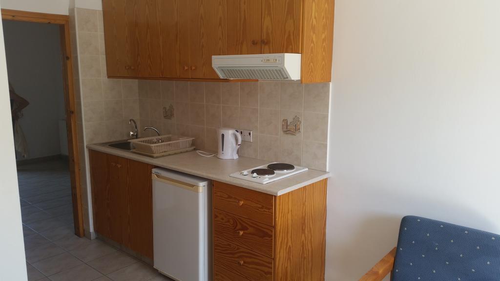 Pissouriana Hotel Apartments Luaran gambar