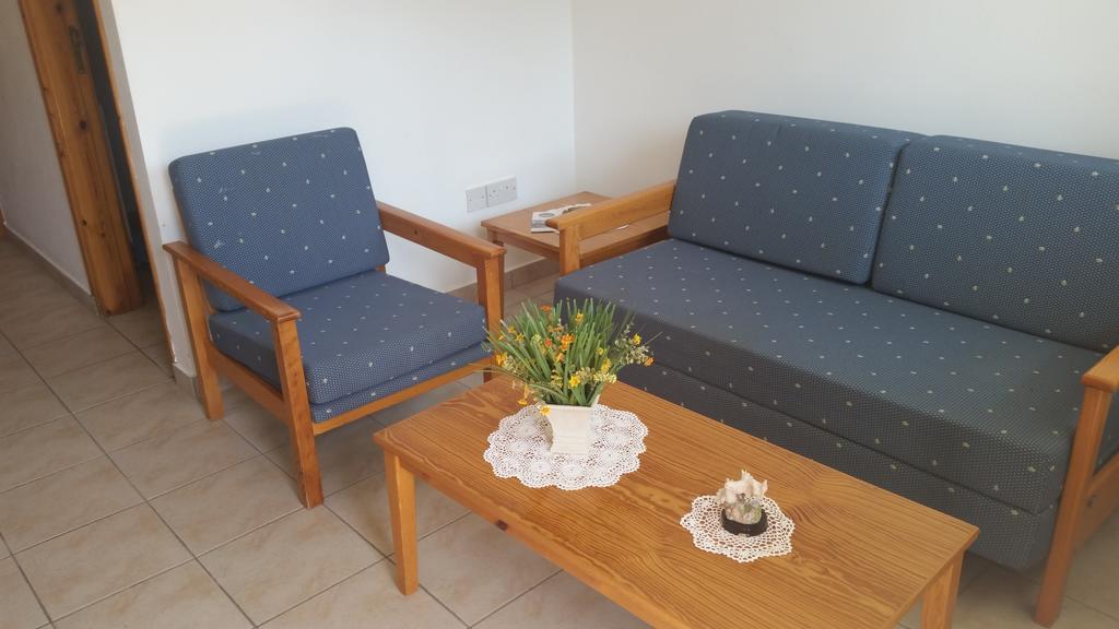 Pissouriana Hotel Apartments Luaran gambar
